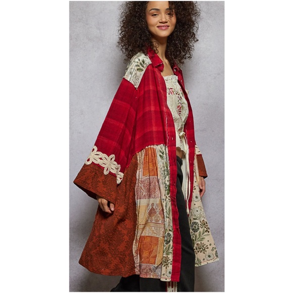 POL Red and Cream Button Down Shirt Duster - Picture 5 of 5